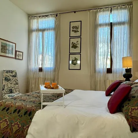 Bellevue 500 Mt From Rialto Bridge Апартаменты