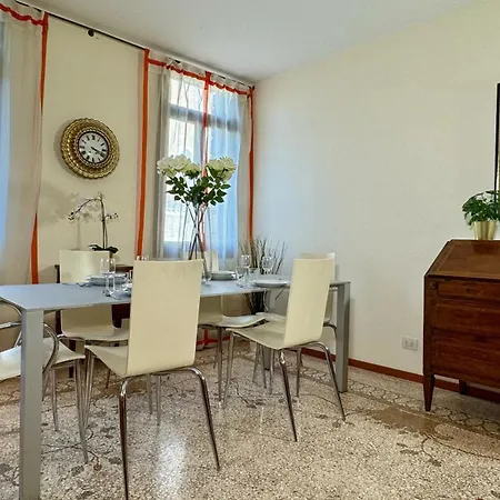 Bellevue 500 Mt From Rialto Bridge Венеция